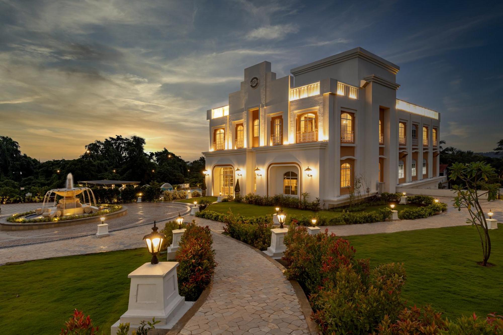 Imperial Goa Hotel Old Goa Exterior photo